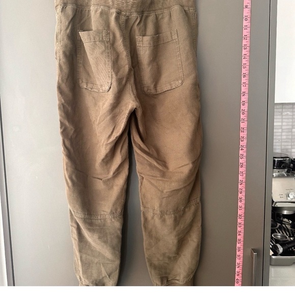 Aritzia Cebu Beige/Taupe Cargo Pants - Picture 7 of 7